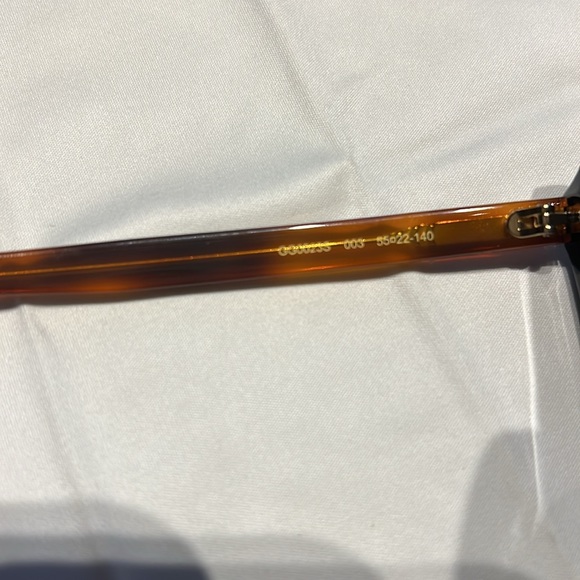 Authentic Gucci sunglasses in Black/brown - Picture 16 of 16